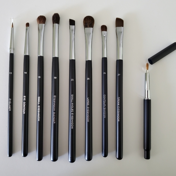 CHANEL MAKEUP BRUSHES FULL SET!!! - Picture 6 of 9